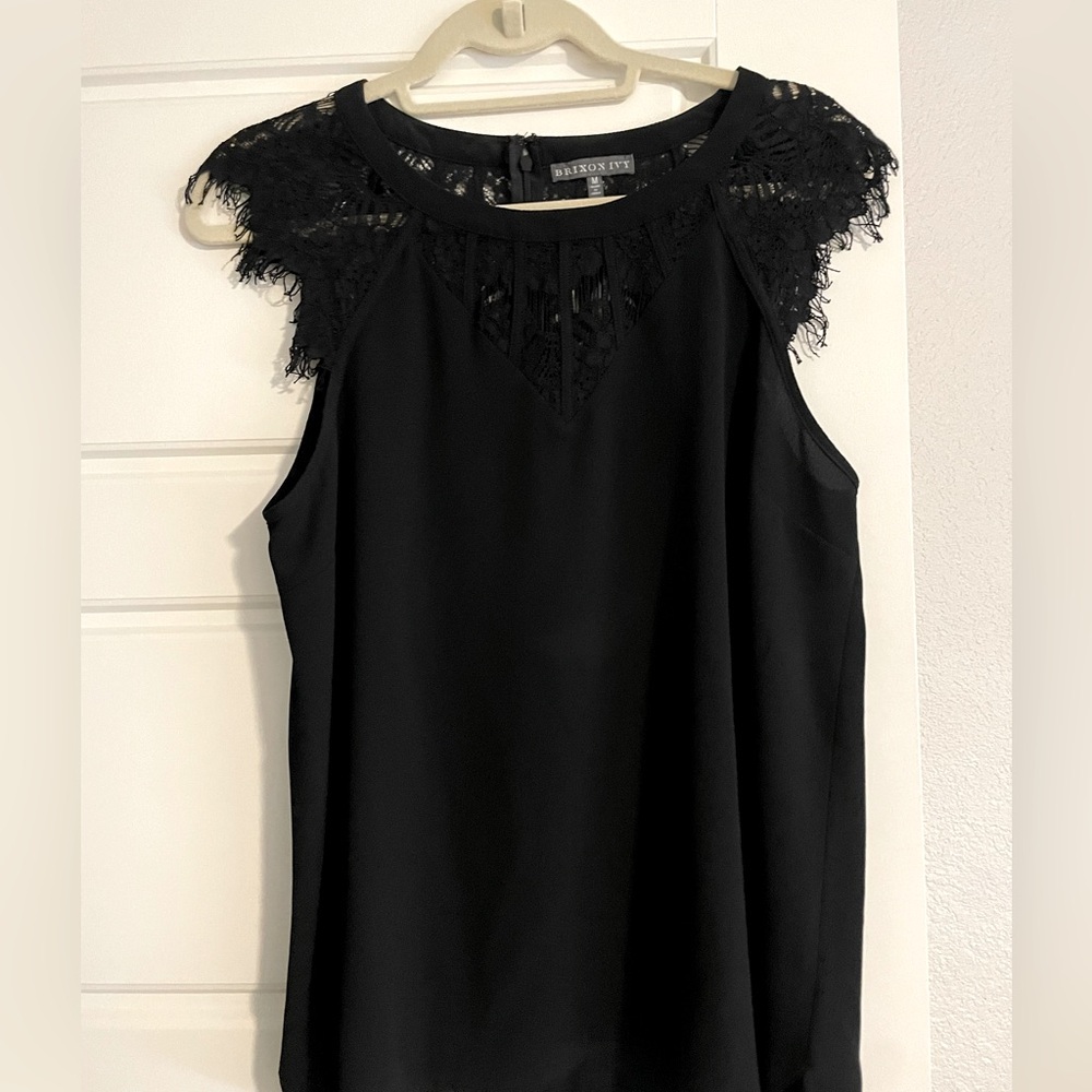 NWOT Brixton Ivy Top w/lace detail - size M